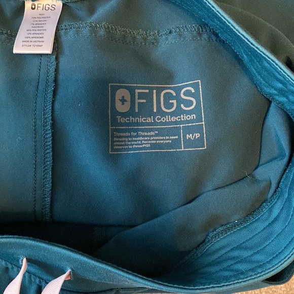 FIGS Caribbean Blue Kades 🌊☀️ - Picture 2 of 5